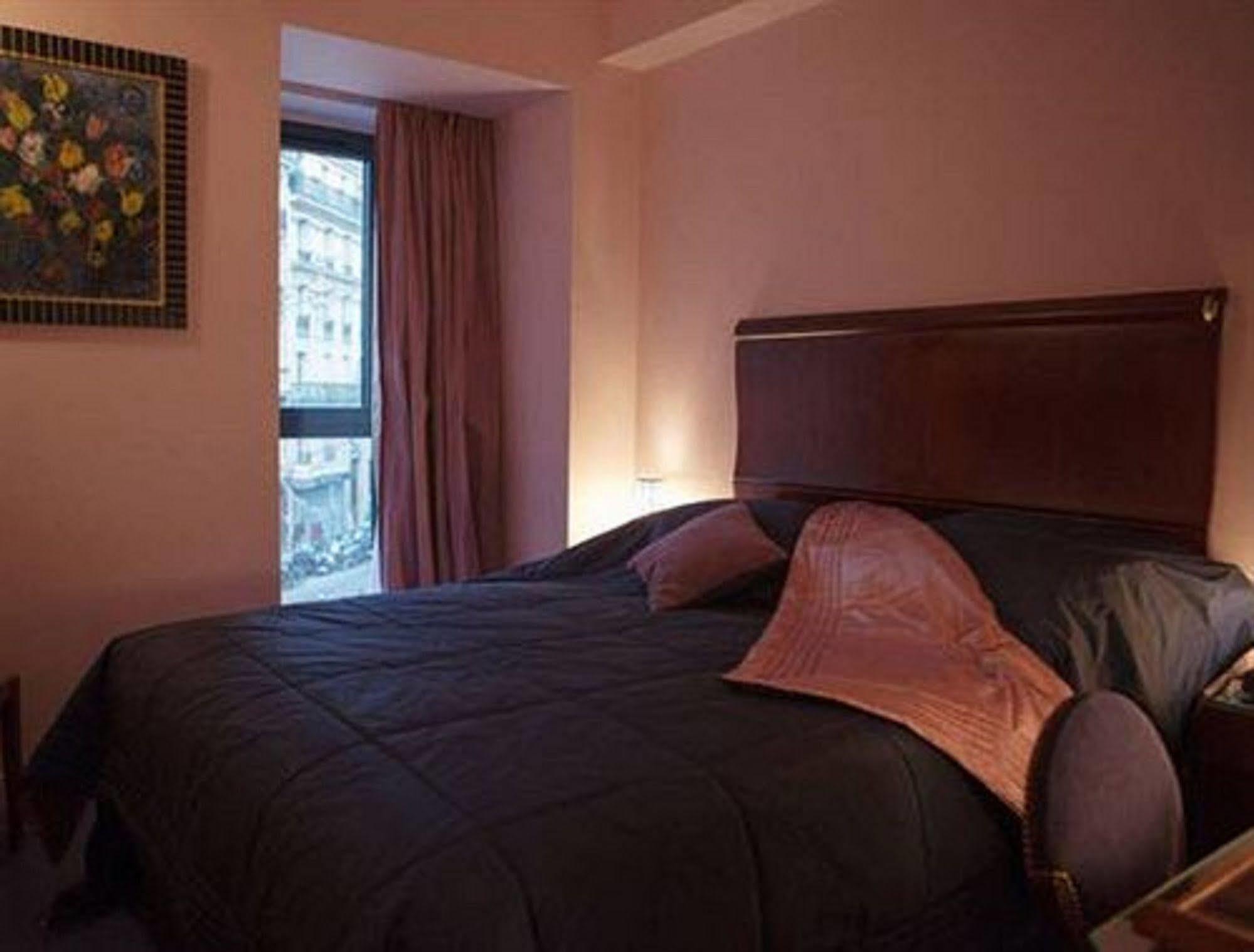 Edgar & Achille Hotel